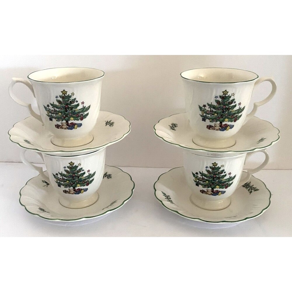 Vtg Nikko Japan Happy Holidays Christmas Tree Footed Cup & Saucer Set of 4 READ